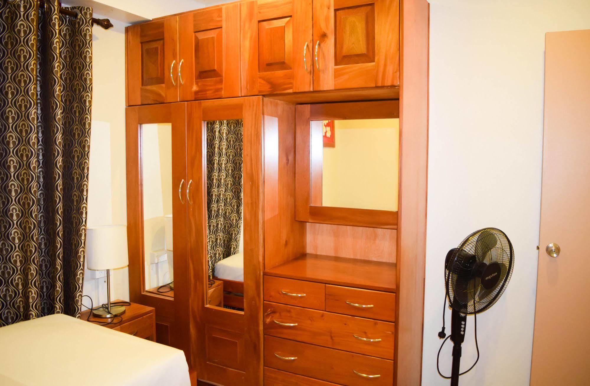 Al - Minhaj Service Apartments Nadi Bagian luar foto