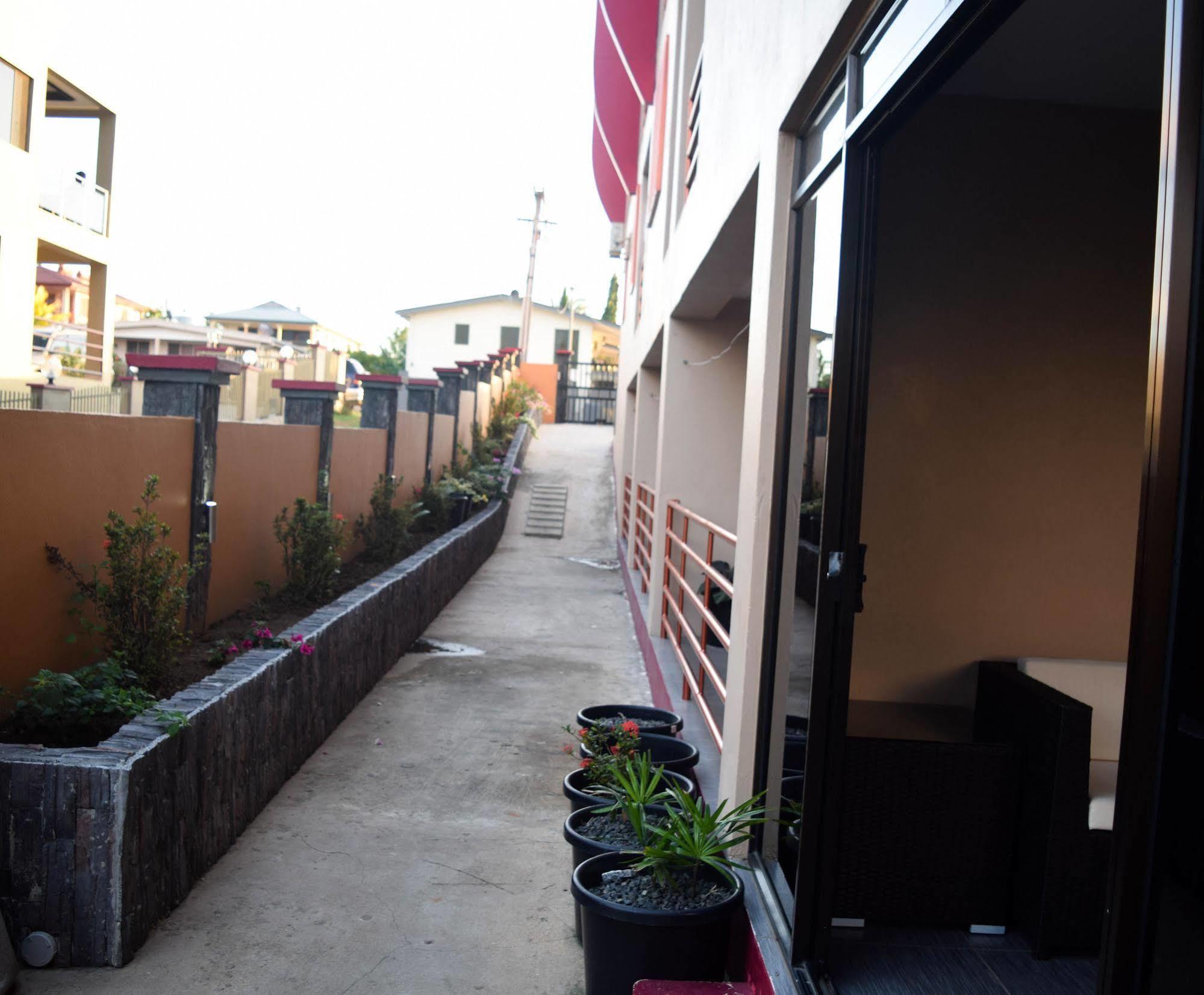 Al - Minhaj Service Apartments Nadi Bagian luar foto